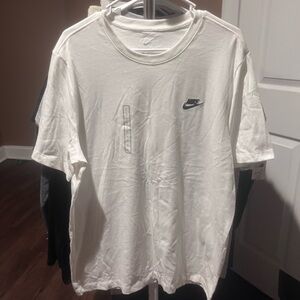 Nike Men's Classic White Tee